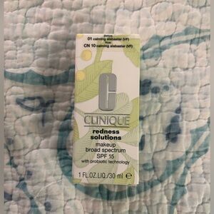 Clinique Redness Solutions Makeup - Calming Alabaster, New w/ box